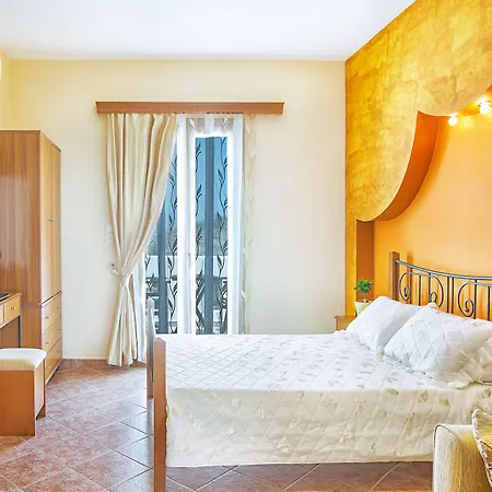 Golden Sun Hotell 3*