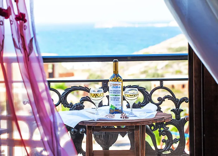 Golden Sun מלון סטלידה